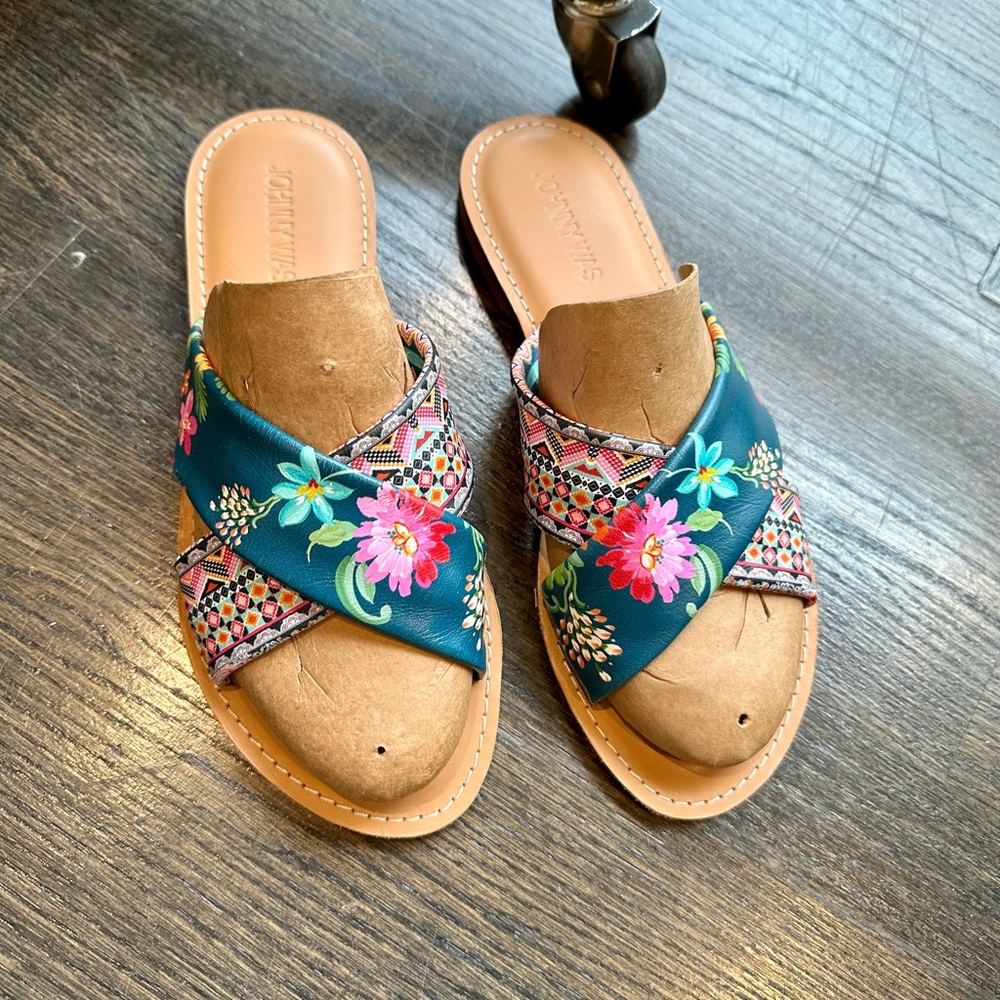 NWT Johnny Was Leather cross strap sandal Sz 9